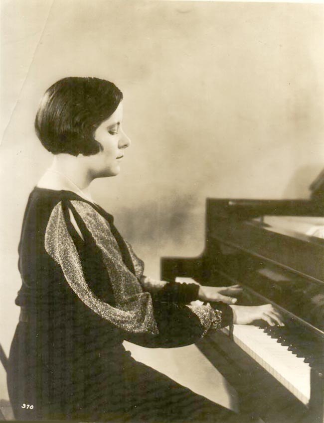 Guiomar Novaes ao piano