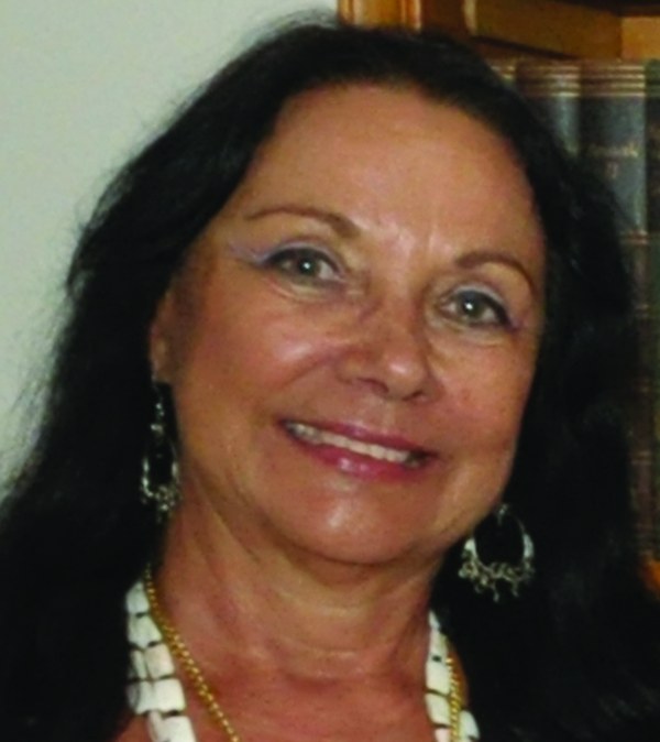 Nívea Poli Barbosa