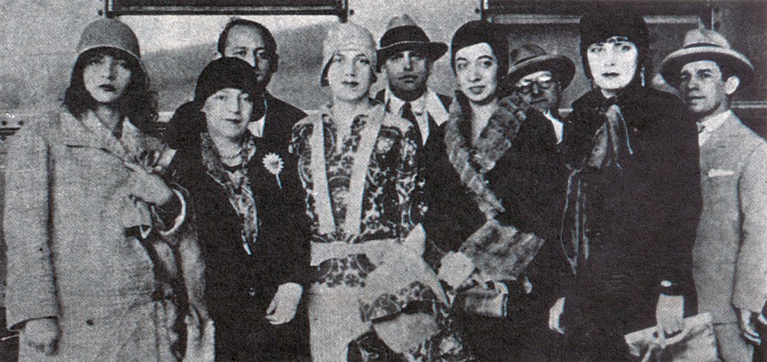 Pagu com Tarsila, Anita, Oswald e outros modernistas, 1929