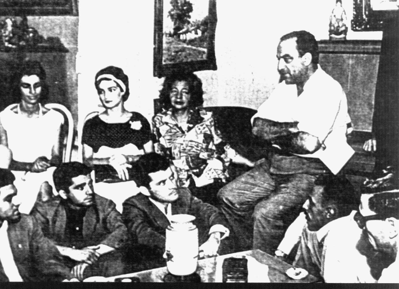 Pagu em grupo ligado ao teatro e à vida cultural de Santos